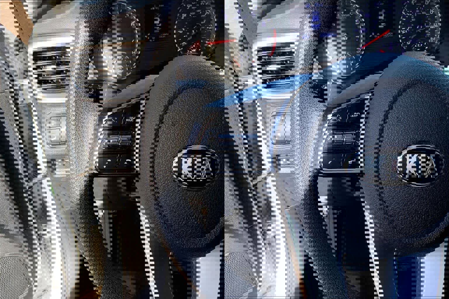 Used 2020 Kia Optima LX image 22