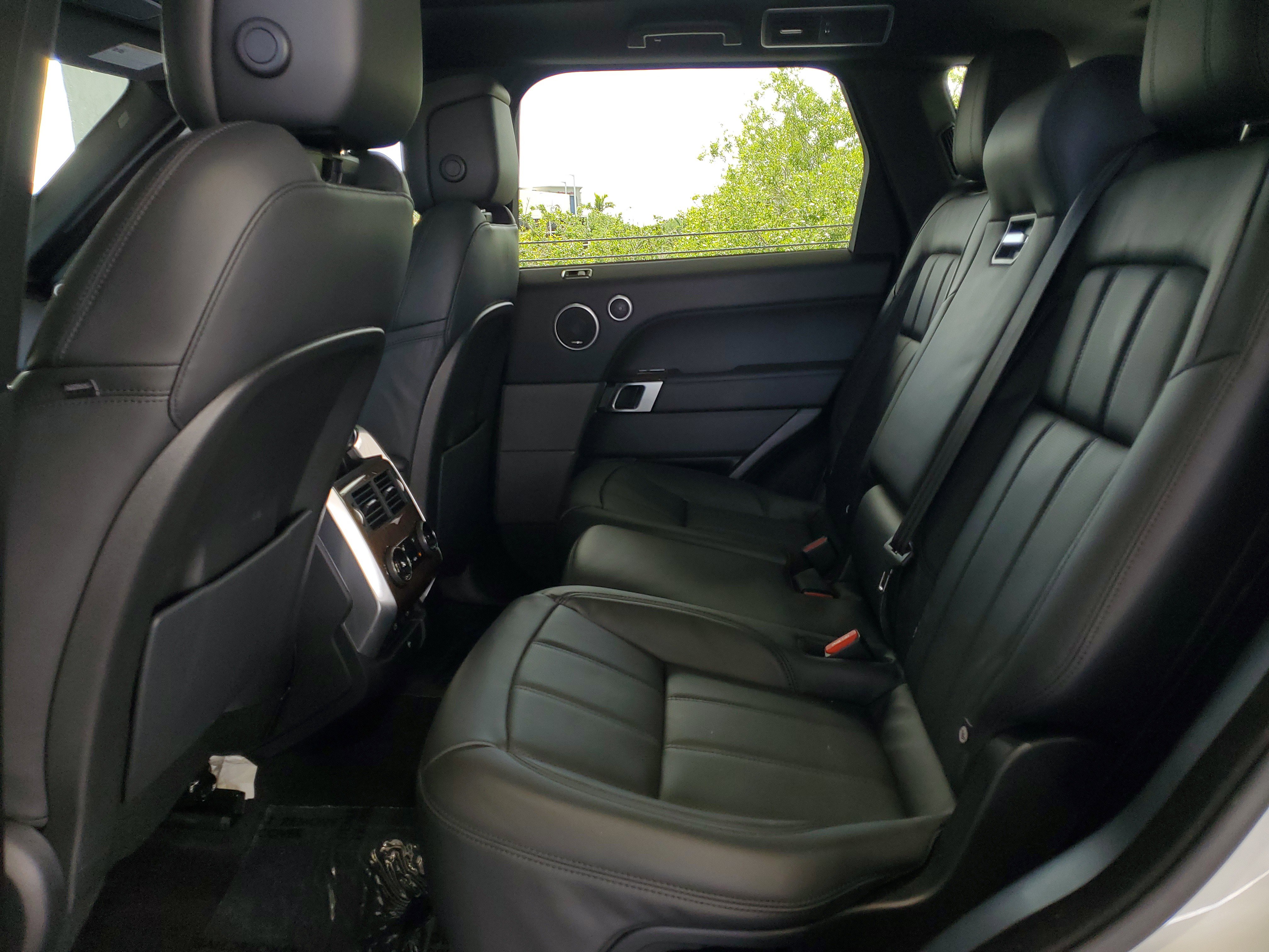 Used 2022 Land Rover Range Rover Sport HSE Silver Edition image 8