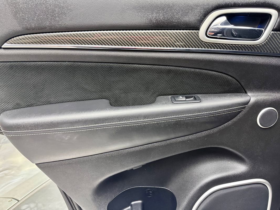 Used 2018 Jeep Grand Cherokee SRT image 17