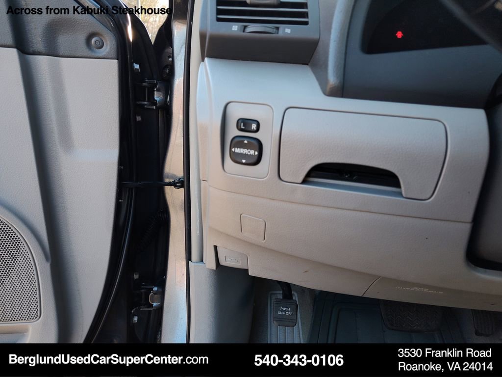 Used 2008 Toyota Camry LE image 21