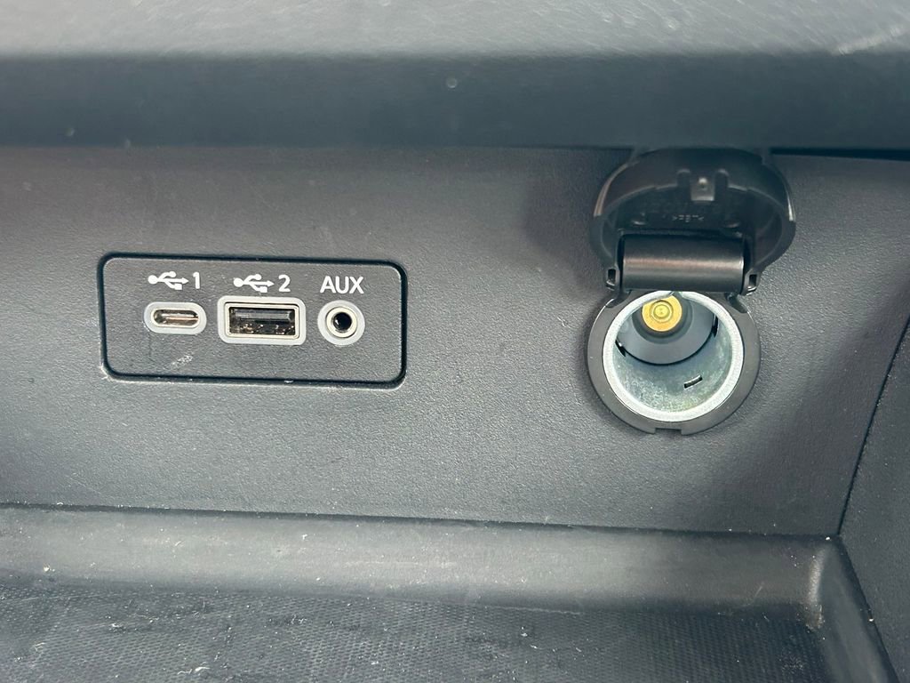 Used 2025 Nissan Altima 2.5 SV FWD image 25
