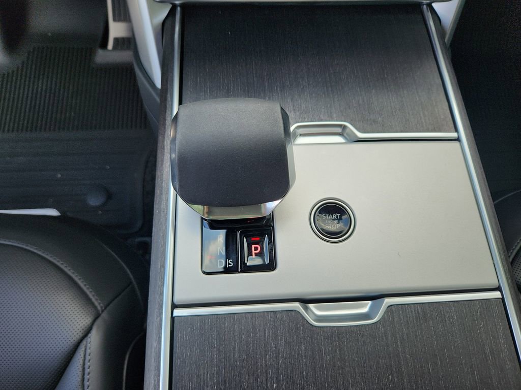 New 2025 Land Rover Range Rover SE image 16