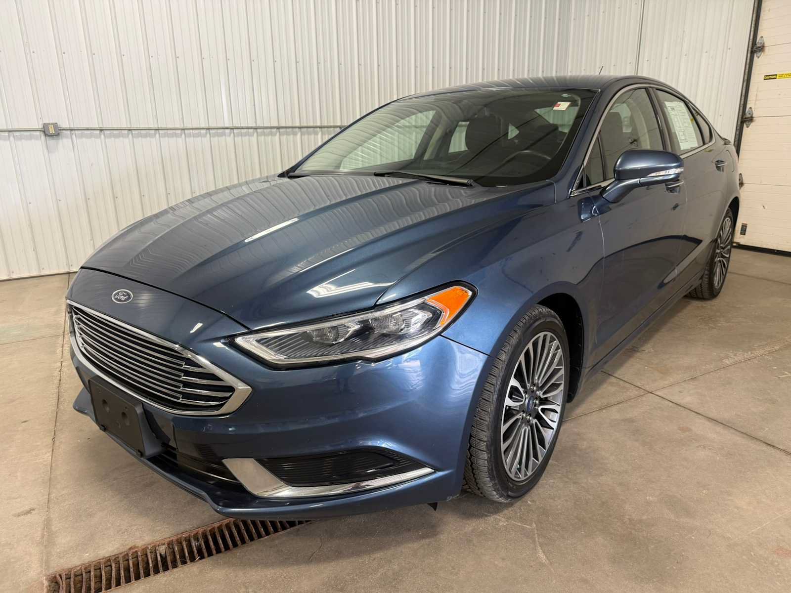 Used 2018 Ford Fusion SE w/ Fusion SE Technology Package FWD image 1