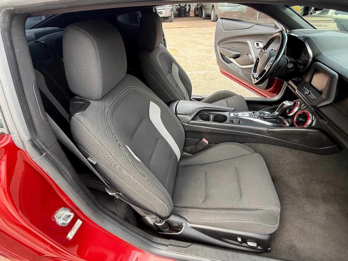 Used 2020 Chevrolet Camaro LT RWD image 14
