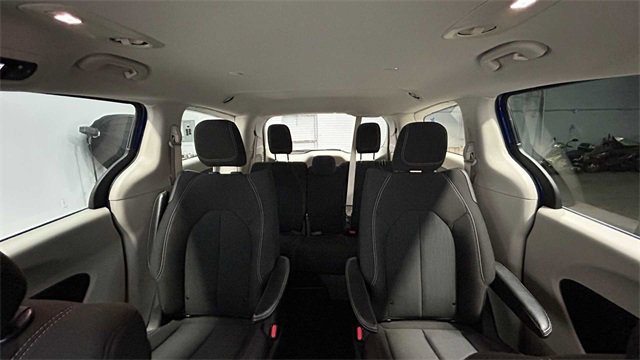 Used 2021 Chrysler Voyager LX image 26
