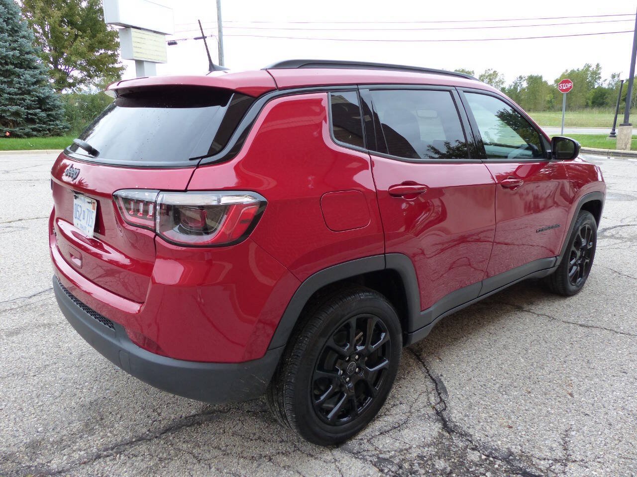 Used 2026 Jeep Compass Latitude AWD/4WD image 10