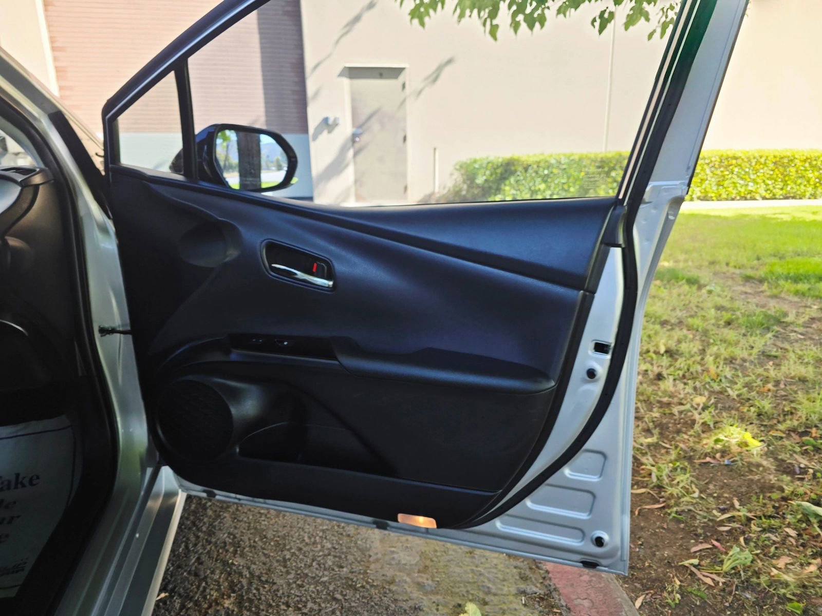 Used 2018 Toyota Prius Prime Premium image 23