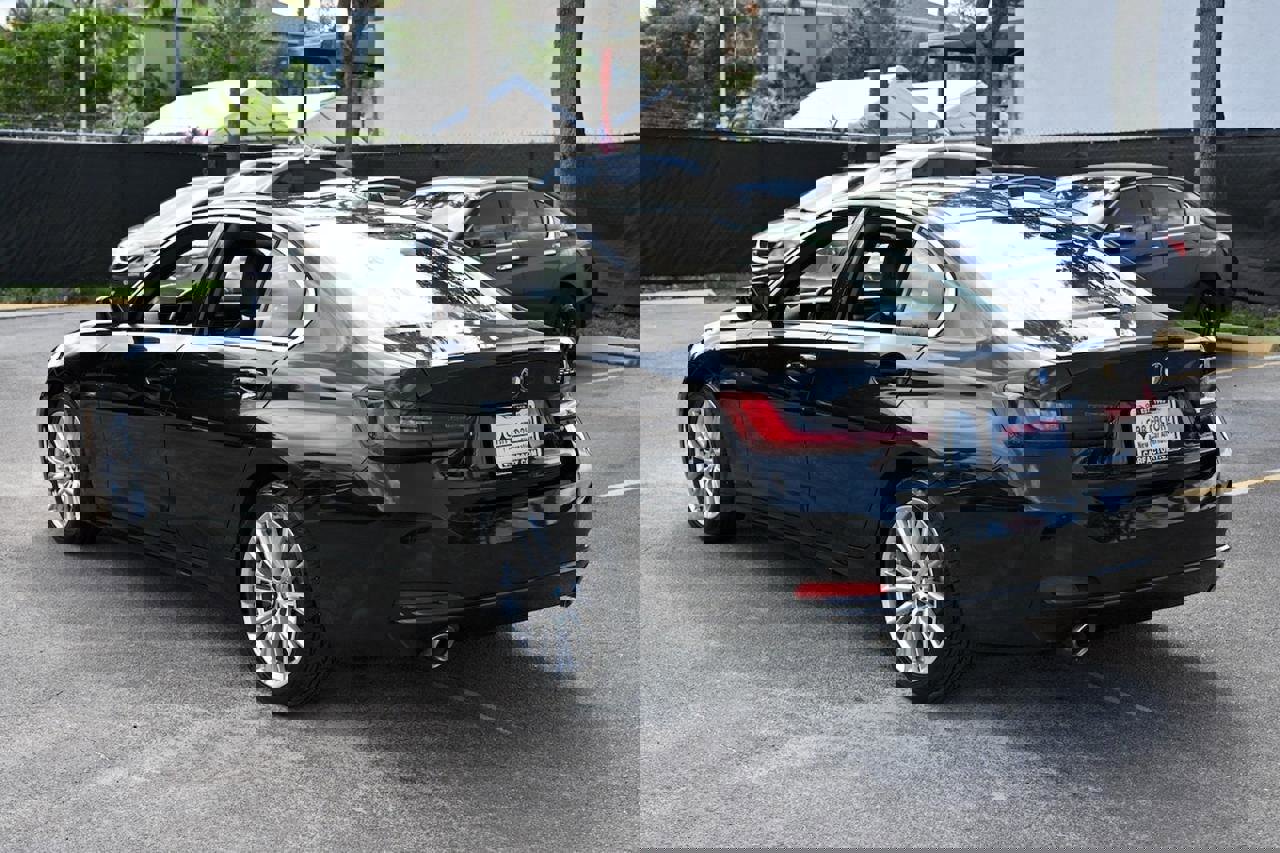 Used 2024 BMW 330i Sedan image 4