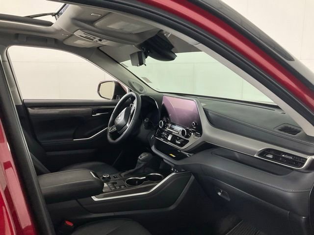 Used 2024 Toyota Highlander Platinum AWD/4WD image 29