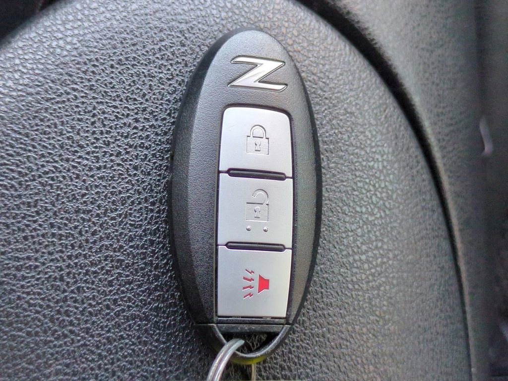 Used 2017 Nissan 370Z Touring image 29