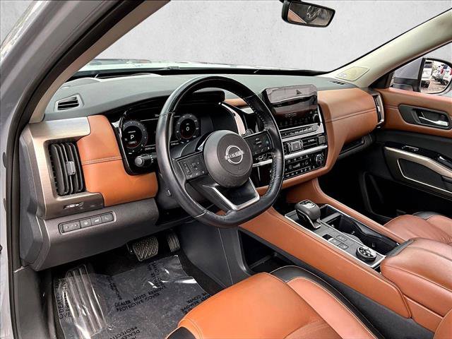 Used 2024 Nissan Pathfinder Platinum AWD/4WD image 14