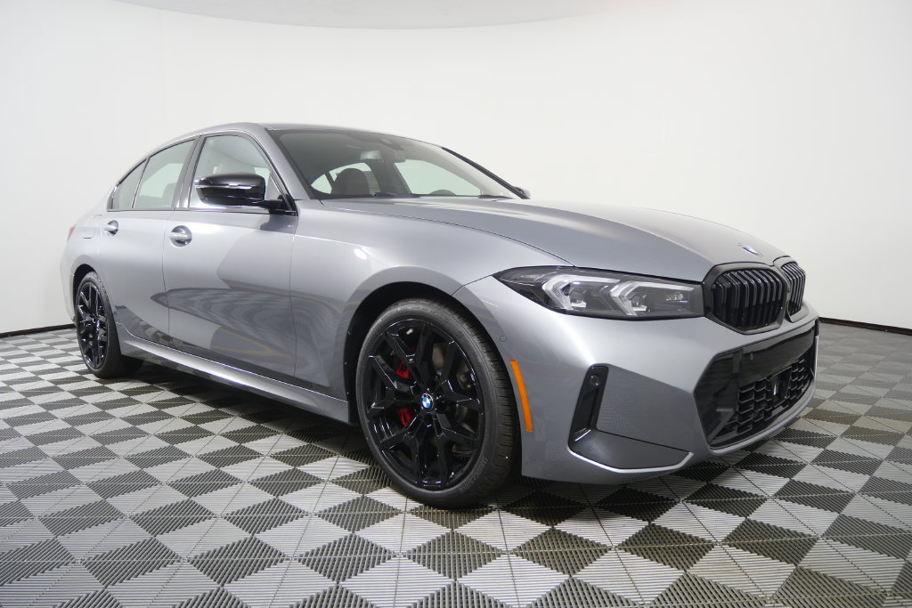 New 2026 BMW 330i Sedan w/ M Sport Package RWD image 2