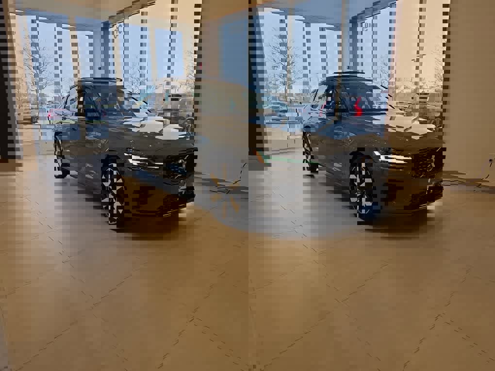 Used 2024 Volvo S60 T8 Plus w/ Climate Package AWD/4WD image 3