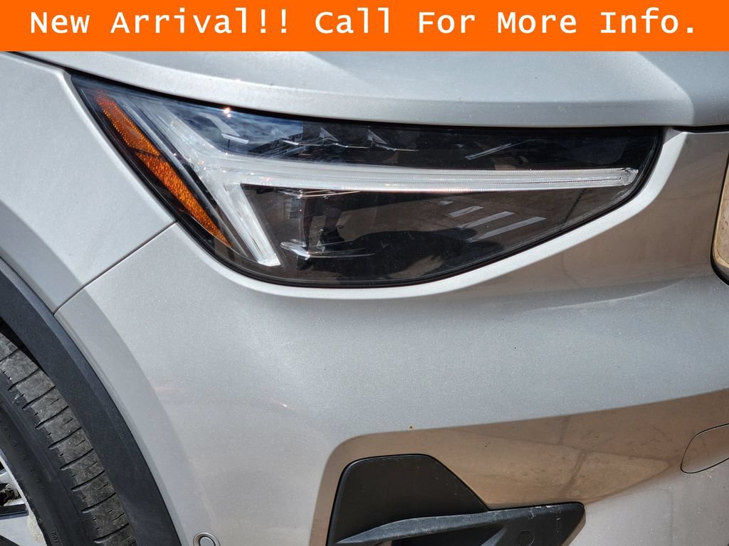 Used 2025 Volvo XC40 B5 Plus w/ Climate Package AWD/4WD image 10