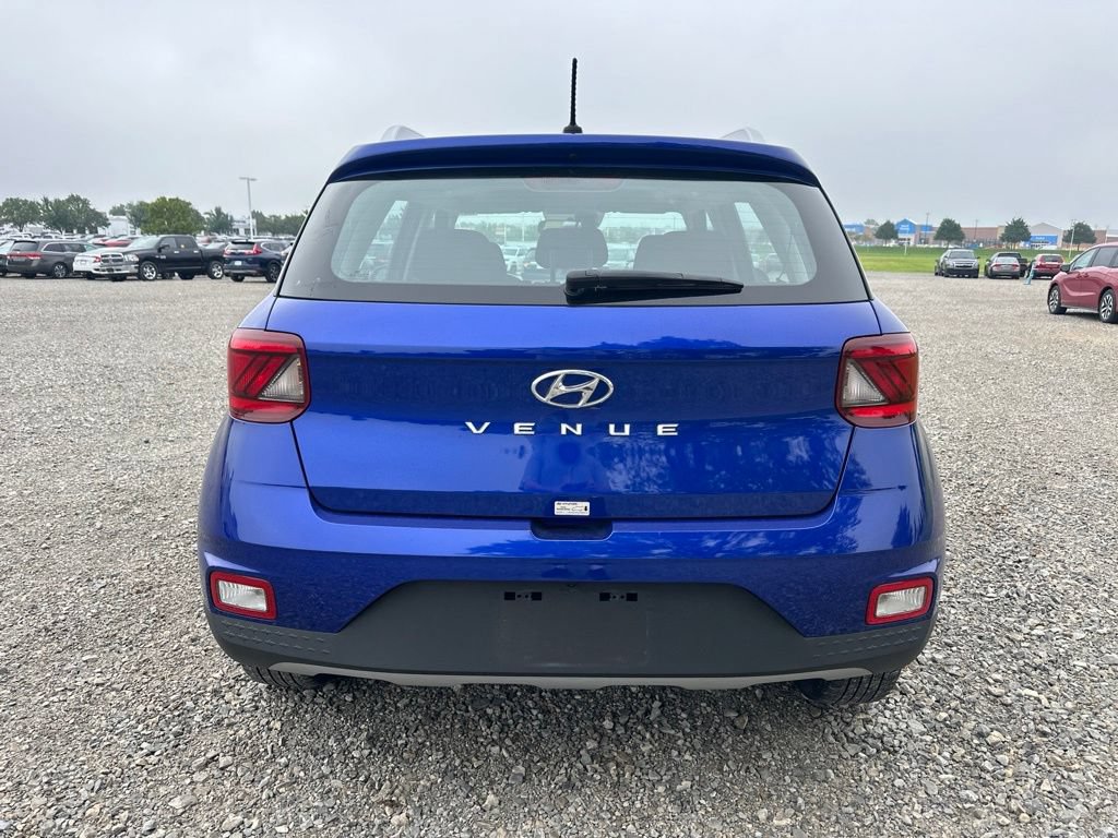 Used 2025 Hyundai Venue SEL FWD image 8