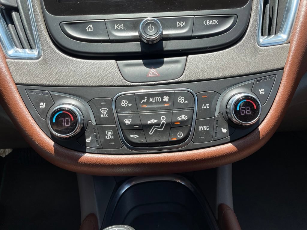 Used 2016 Chevrolet Malibu Premier w/ Driver Confidence Package FWD image 12