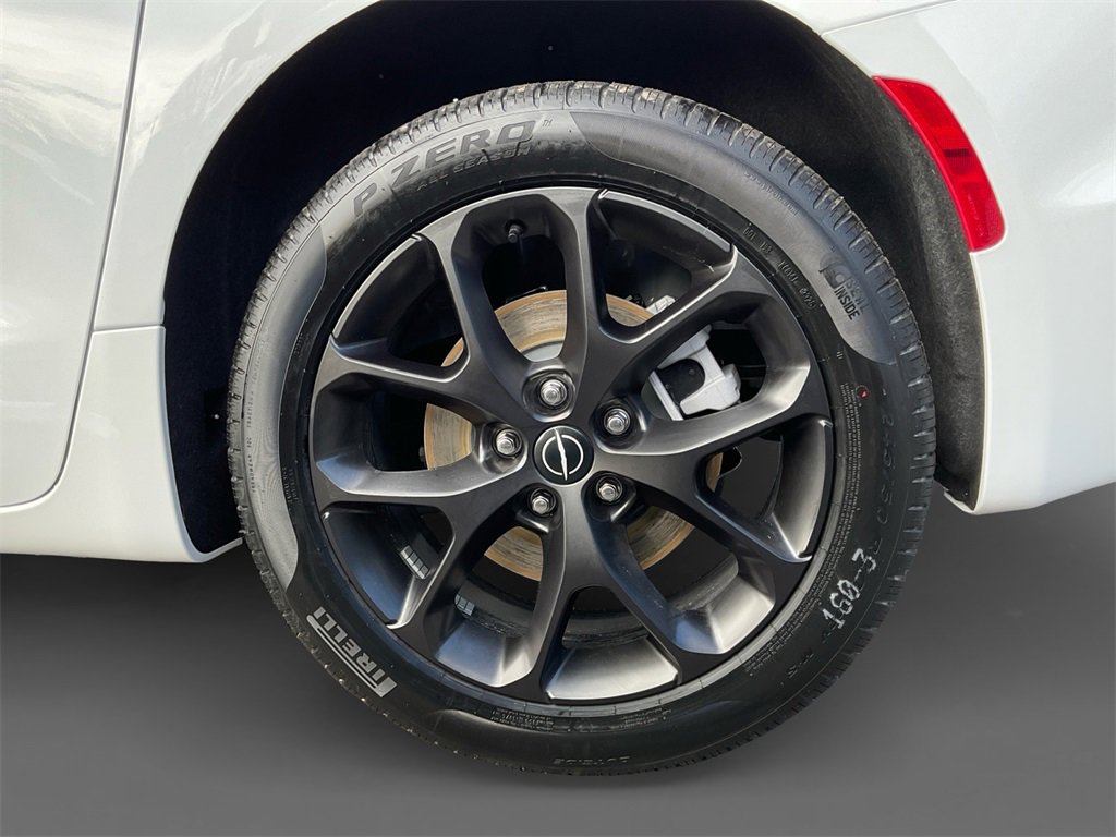 New 2026 Chrysler Pacifica Select w/ S Appearance Package image 8