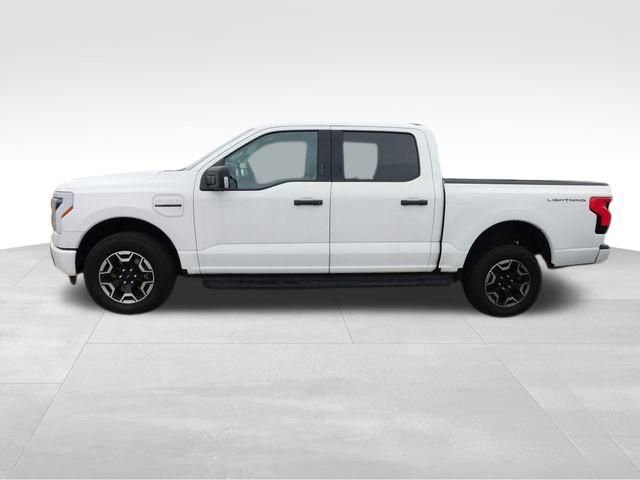 Used 2023 Ford F150 Lightning XLT image 5