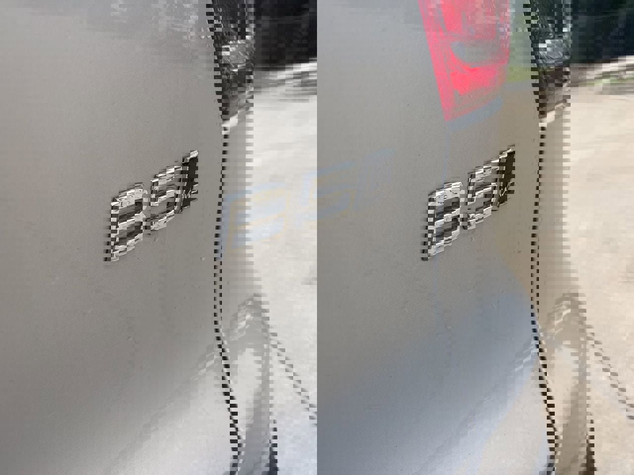 Certified 2025 Volvo XC40 B5 Plus AWD/4WD image 9