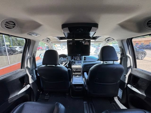 Used 2015 Toyota Sienna SE FWD image 17
