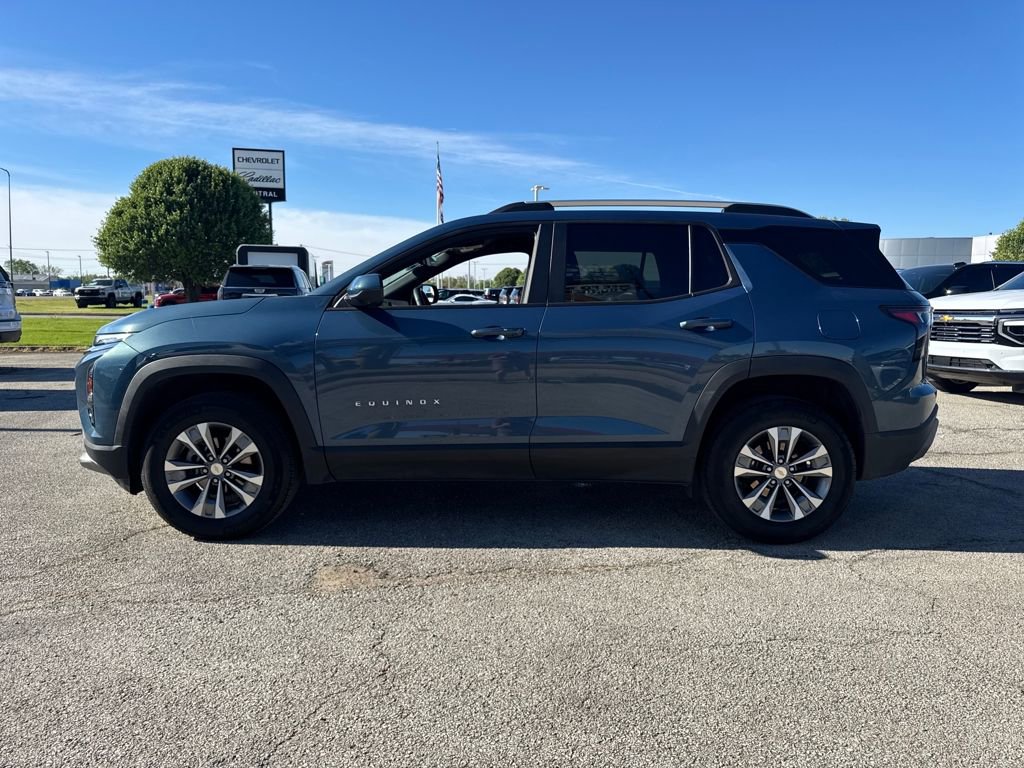 Used 2025 Chevrolet Equinox LT w/ Convenience Package II image 3