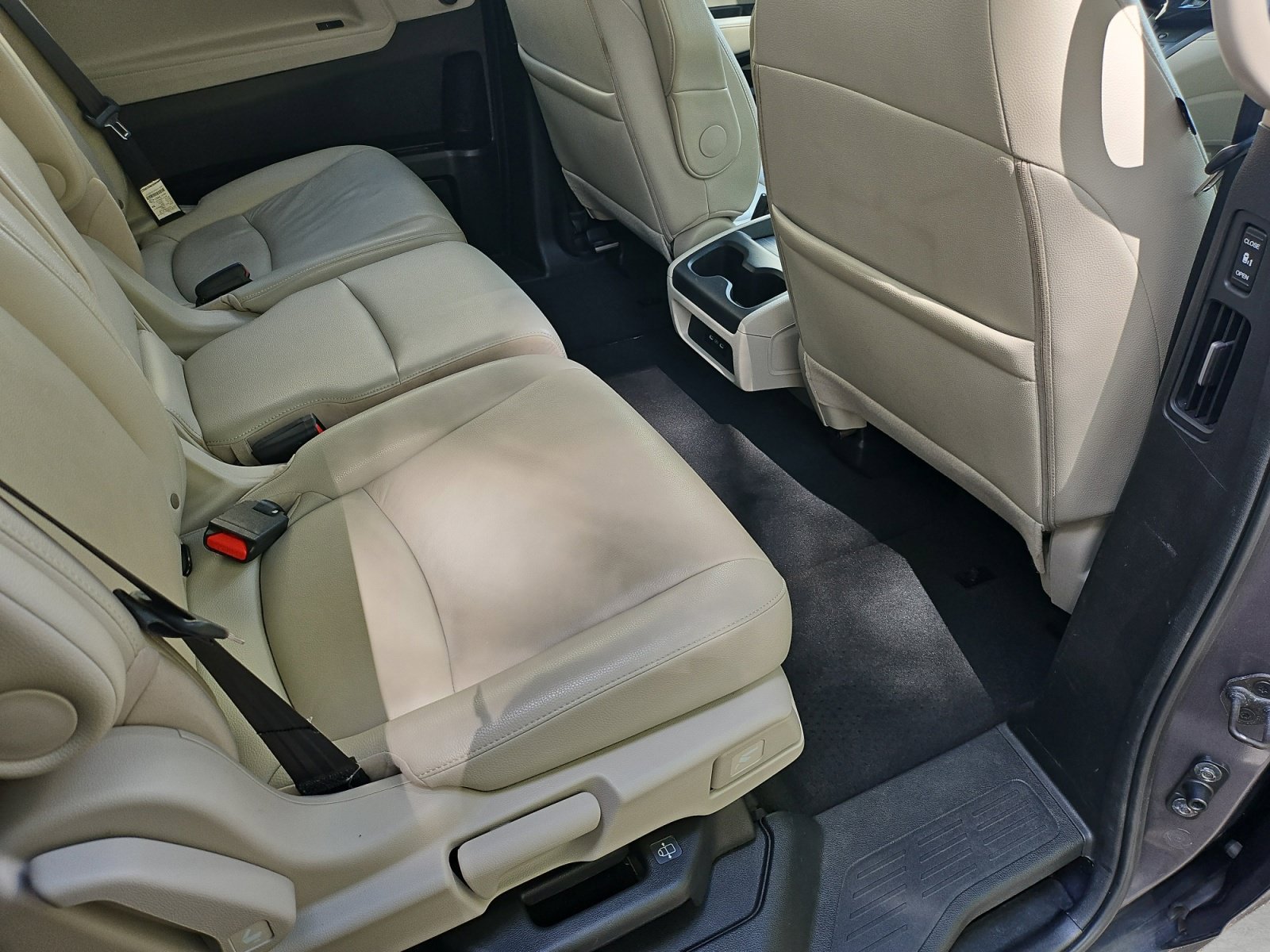 Used 2025 Honda Odyssey EX-L image 32