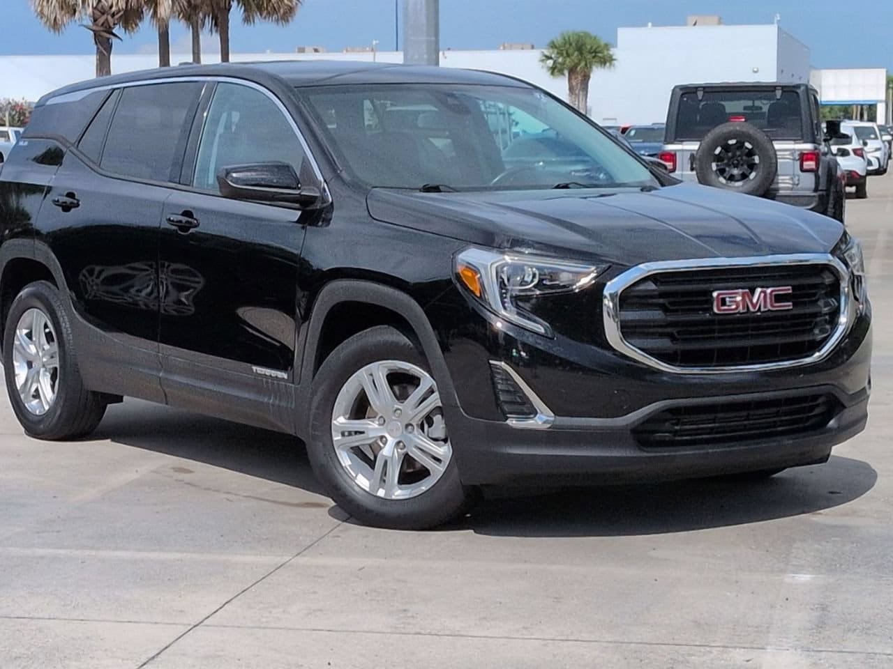 Used 2020 GMC Terrain SLE FWD image 1
