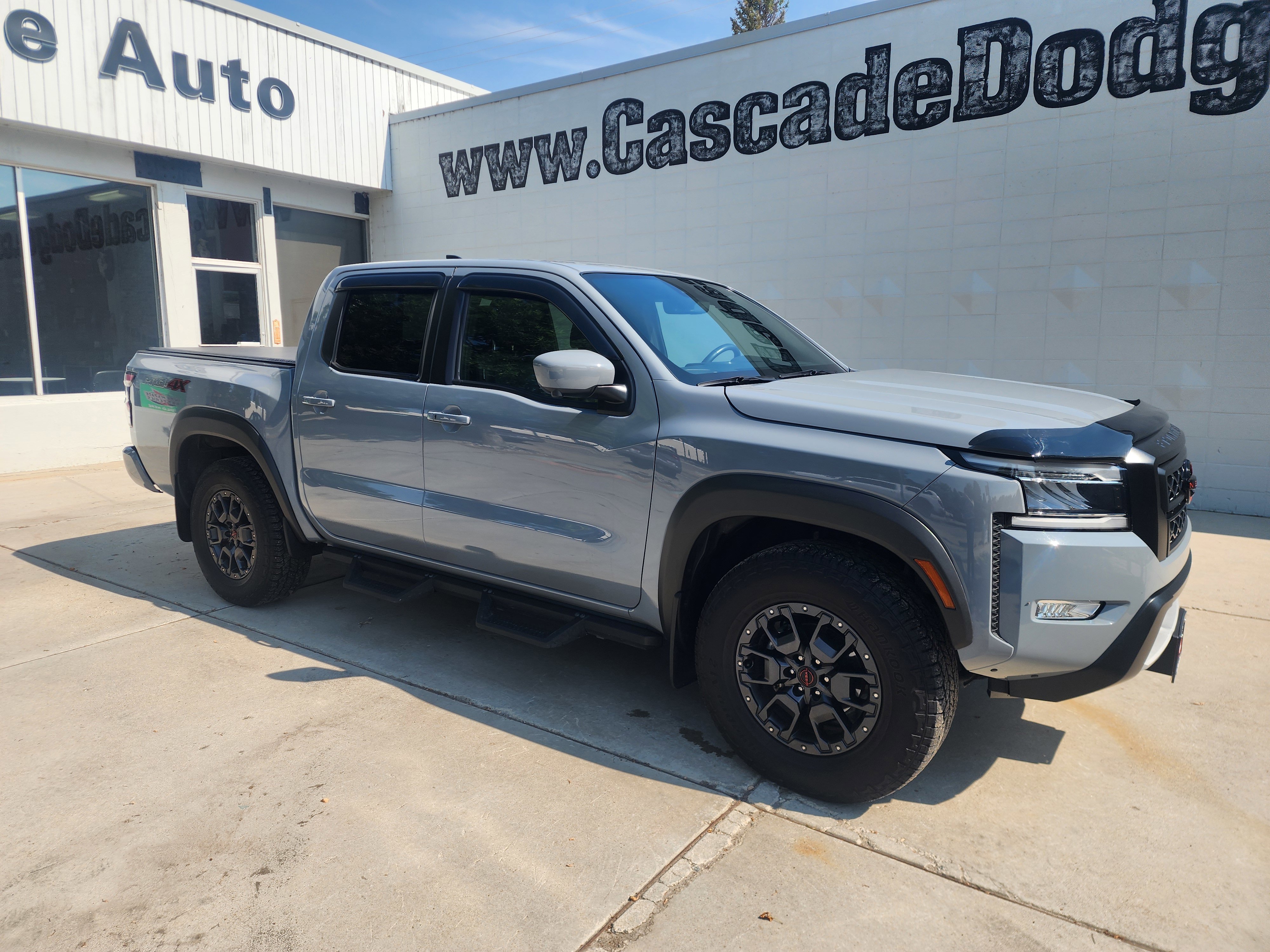 Used 2024 Nissan Frontier PRO-4X w/ Pro Premium Package image 2