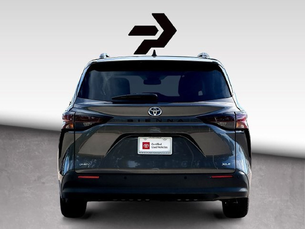 Used 2025 Toyota Sienna XLE FWD image 7