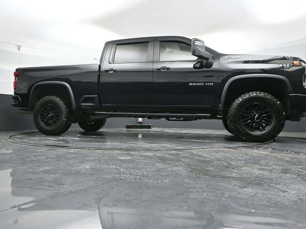 Used 2024 Chevrolet Silverado 2500 ZR2 w/ Technology Package image 47