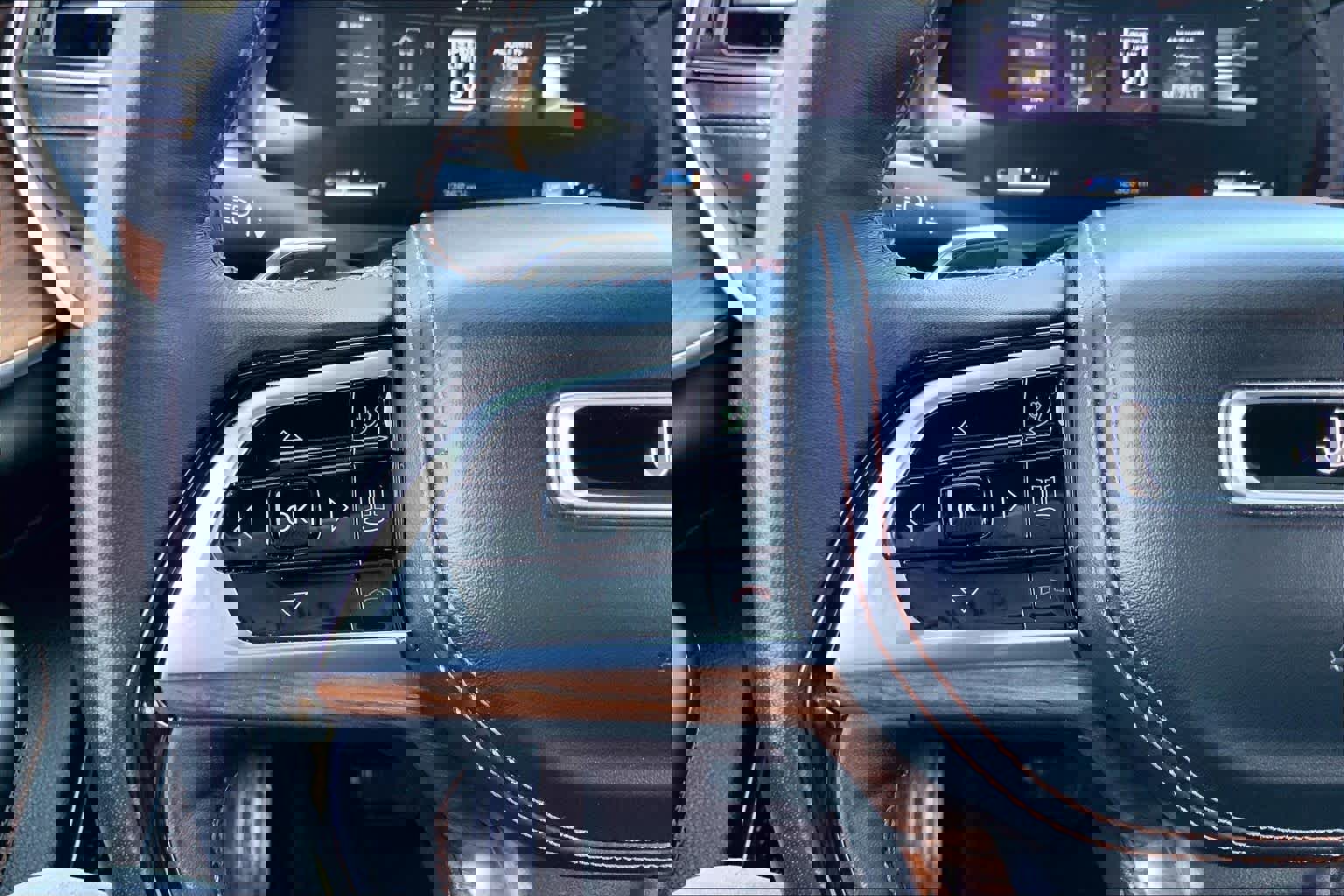 Used 2024 Jeep Grand Cherokee L Summit w/ High Altitude Package image 23