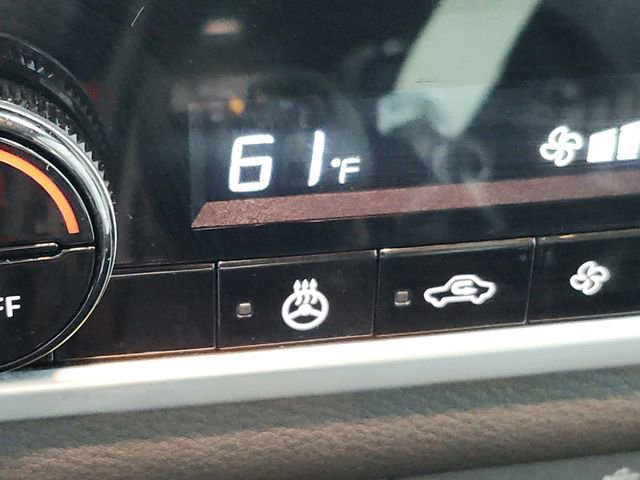 Used 2025 Nissan Rogue SV w/ SV Premium Package image 26