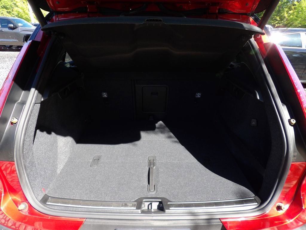 Used 2019 Volvo XC40 T5 R-Design AWD/4WD image 23