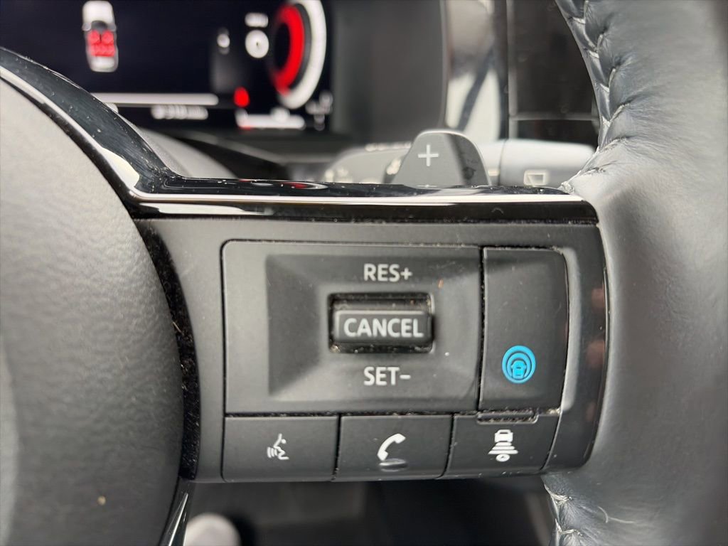 Used 2023 Nissan Pathfinder Platinum image 16