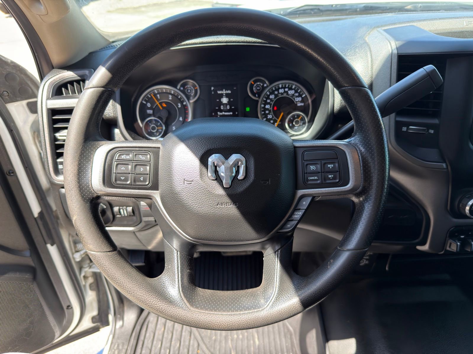 Used 2019 RAM 3500 Tradesman w/ Chrome Appearance Group AWD/4WD image 18