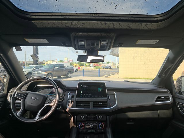 Used 2022 Chevrolet Suburban RST w/ Luxury Package image 16