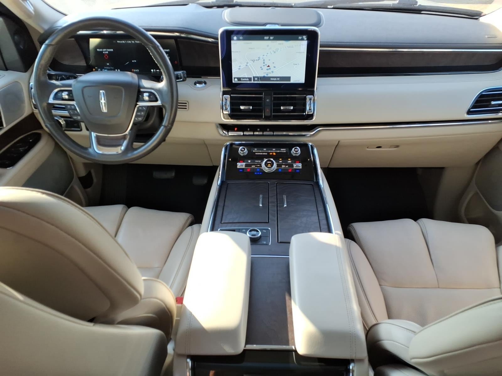 Used 2019 Lincoln Navigator Reserve AWD/4WD image 10