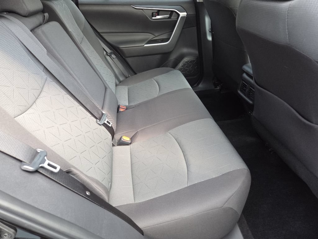 Used 2025 Toyota RAV4 XLE w/ Convenience Package AWD/4WD image 28