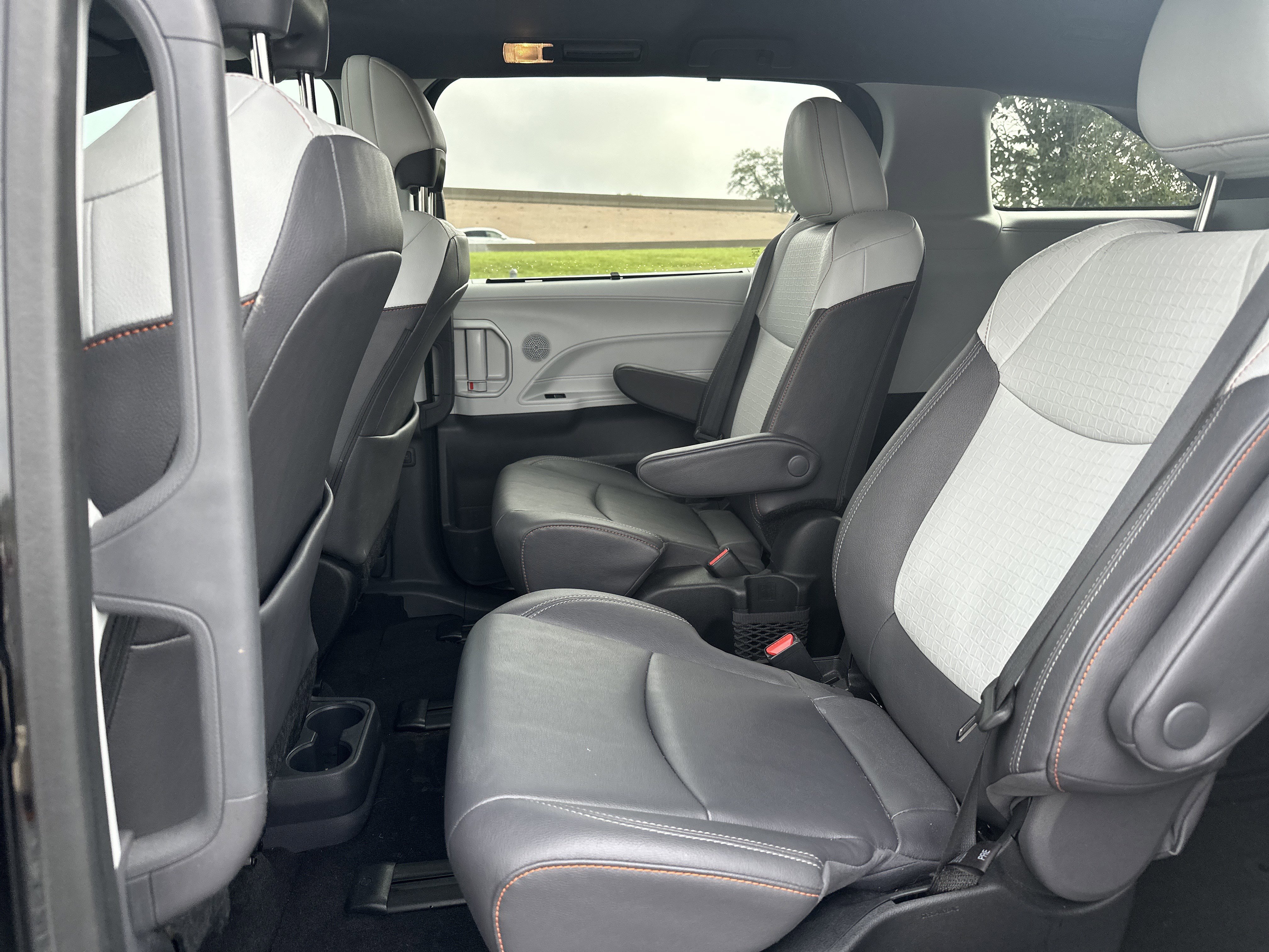 Certified 2023 Toyota Sienna XSE image 30