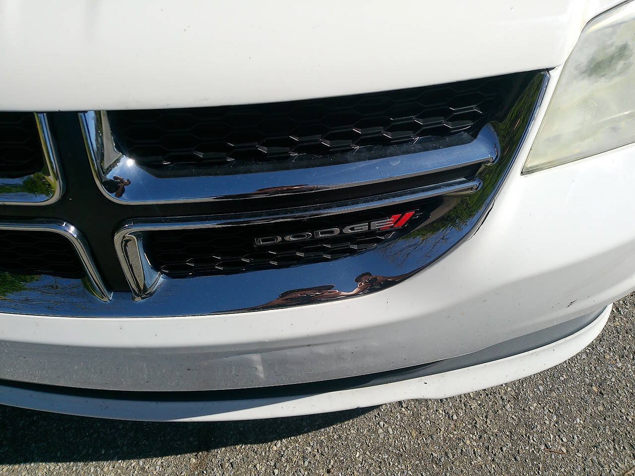 Used 2012 Dodge Grand Caravan SXT w/ Entertainment Group 1 FWD image 11