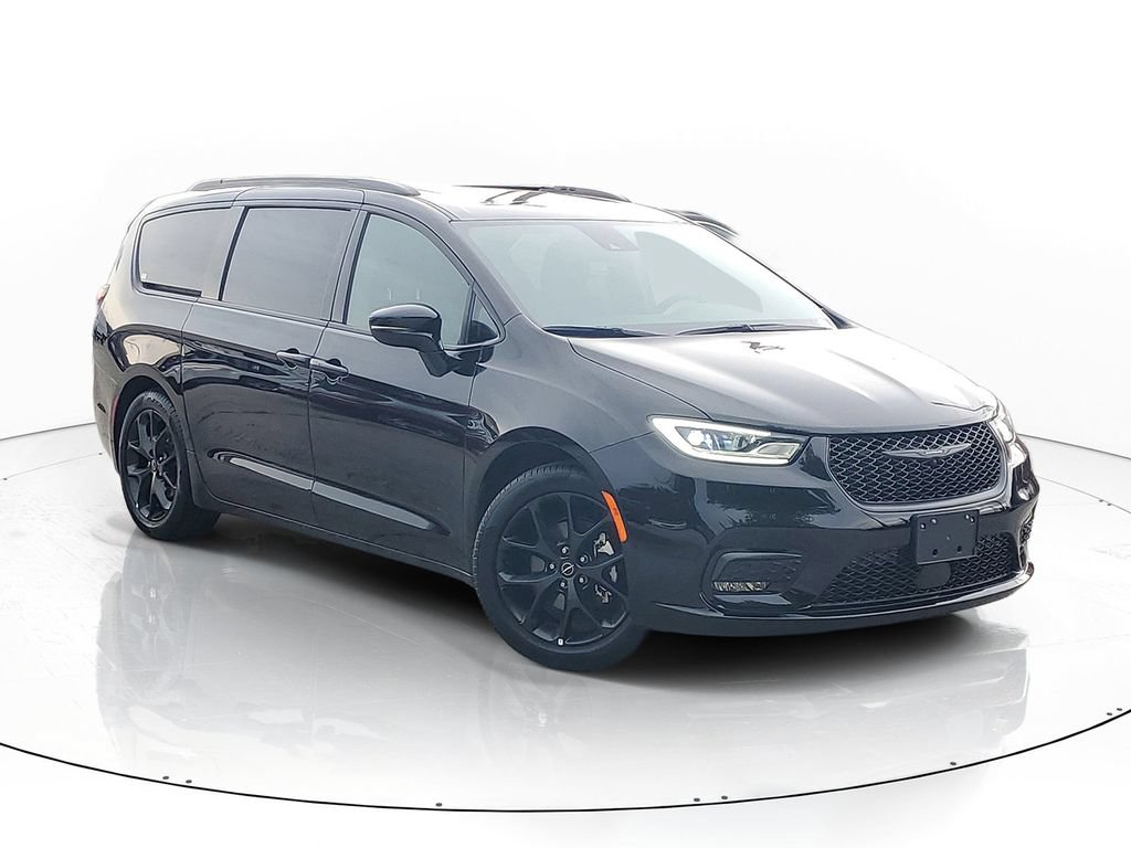 Used 2026 Chrysler Pacifica Limited w/ S Appearance Package