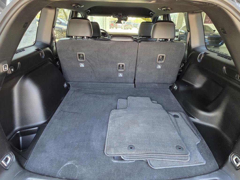 Used 2025 Jeep Grand Cherokee Altitude image 14