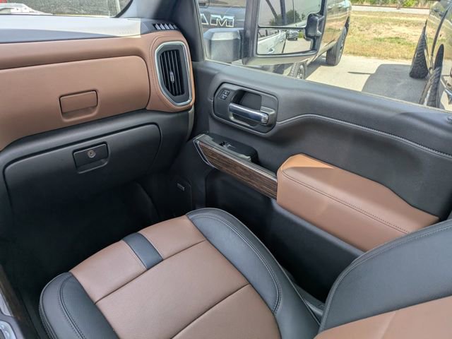 Used 2023 Chevrolet Silverado 2500 High Country w/ LPO, Hitch Package AWD/4WD image 19