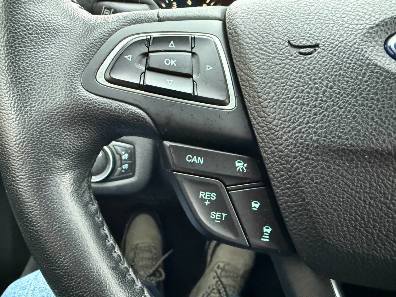 Used 2018 Ford Escape Titanium w/ Ford Safe & Smart Package image 23