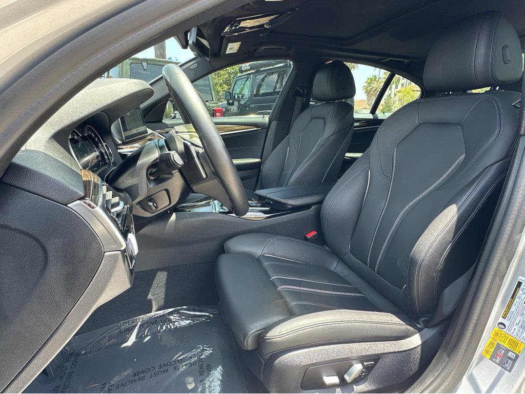 Used 2019 BMW 530e w/ Premium Package RWD image 8