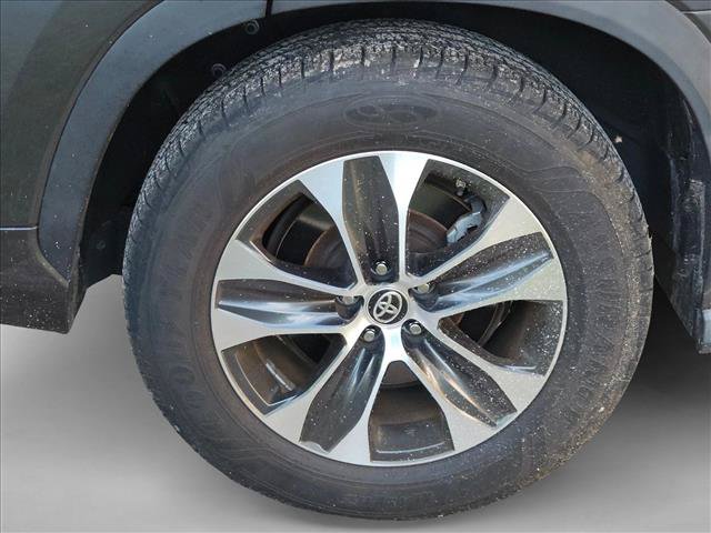 Used 2020 Toyota Highlander XLE FWD image 5