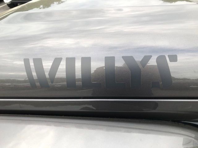 Used 2025 Jeep Gladiator Willys AWD/4WD image 10