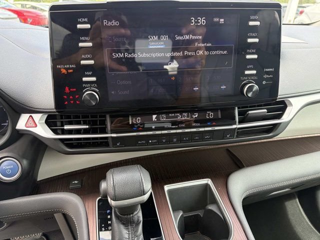 Used 2021 Toyota Sienna XLE FWD image 23