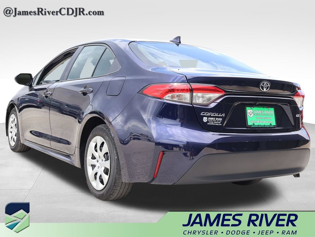 Used 2025 Toyota Corolla LE FWD image 3