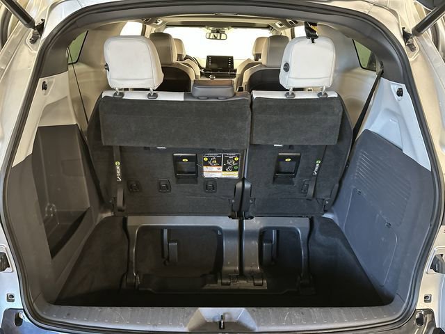 Used 2021 Toyota Sienna XSE image 27